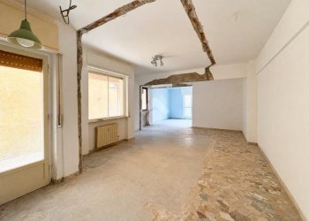 One-room apartment Via Genova, Savona (neighborhood Valloria) - photo 4