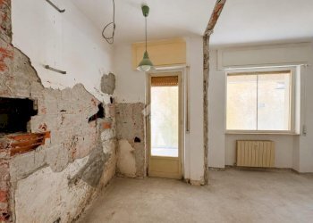 One-room apartment Via Genova, Savona (neighborhood Valloria) - photo 5