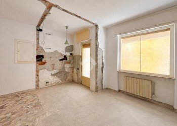 One-room apartment Via Genova, Savona (neighborhood Valloria) - photo 6