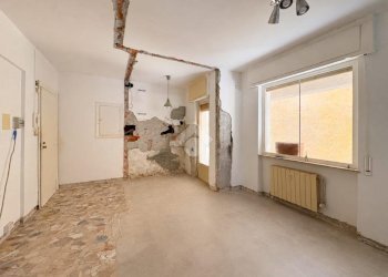 One-room apartment Via Genova, Savona (neighborhood Valloria) - photo 20
