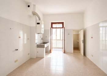 Appartamento Via Montenotte, Savona (zona Centro) - foto 5