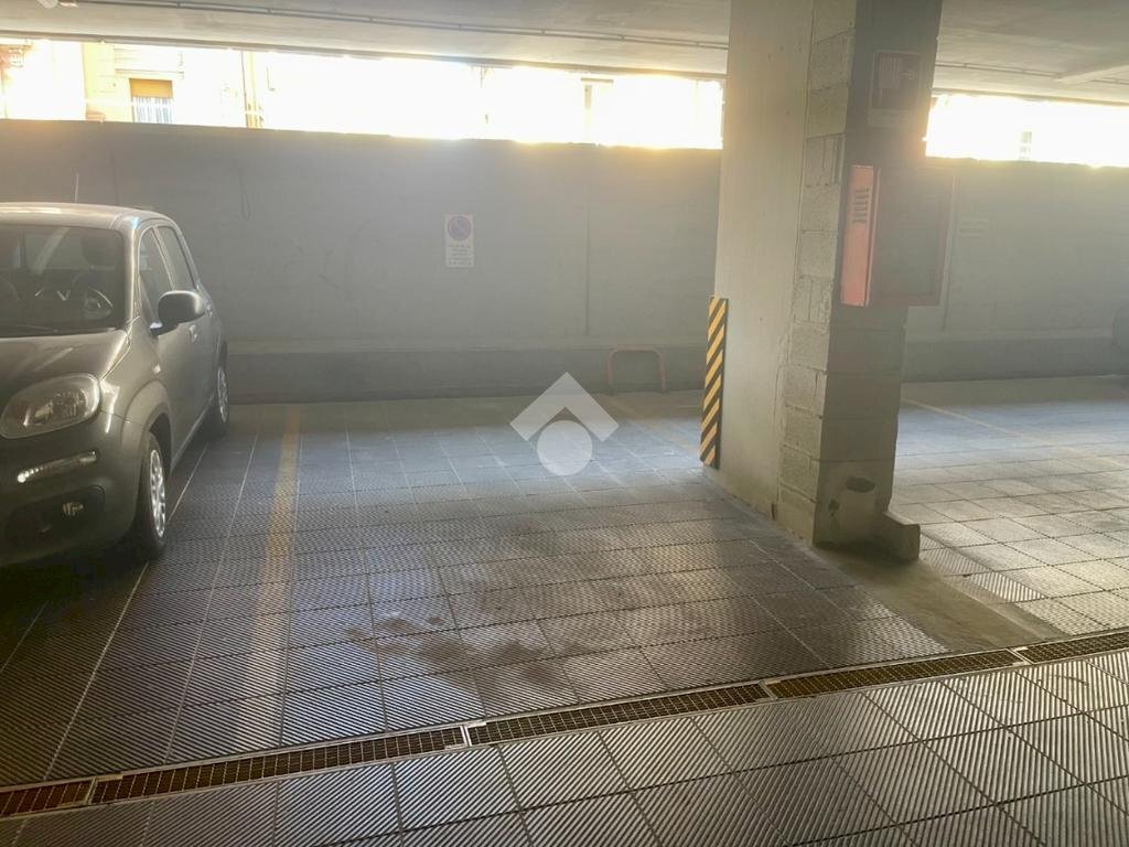 Posto Auto Piazza Borgo Pila, Genova (zona Foce) - foto 3