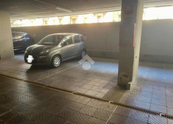 Posto Auto Piazza Borgo Pila, Genova (zona Foce) - foto 1