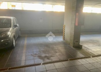 Posto Auto Piazza Borgo Pila, Genova (zona Foce) - foto 3