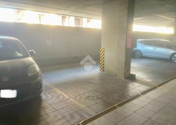 Posto Auto Piazza Borgo Pila, Genova (zona Foce) - foto 4