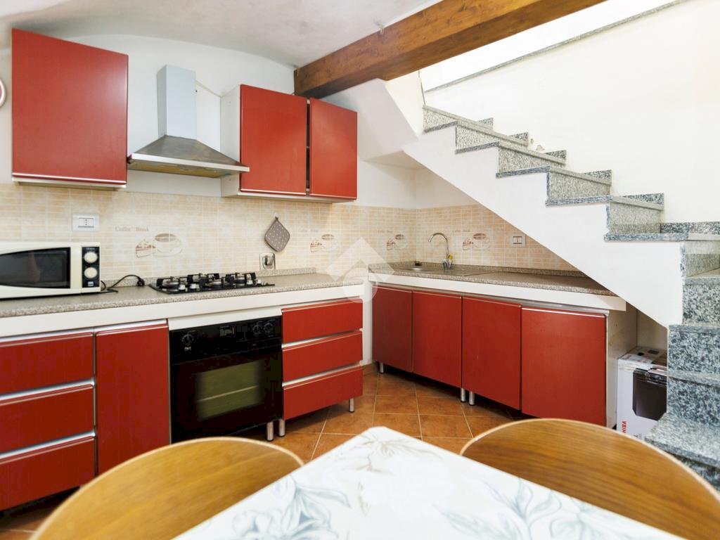Three-room apartment Via Ponterotto, Genova (neighborhood Marassi) - photo 1
