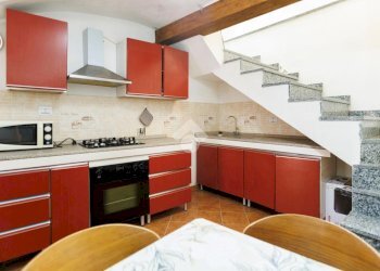 Three-room apartment Via Ponterotto, Genova (neighborhood Marassi) - photo 1
