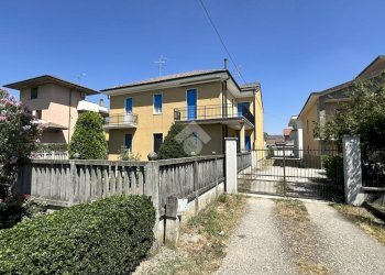 Semi-detached house Via Cesare Battisti, Carugate - photo 2