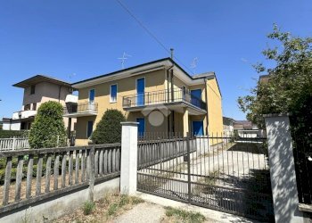 Semi-detached house Via Cesare Battisti, Carugate - photo 3