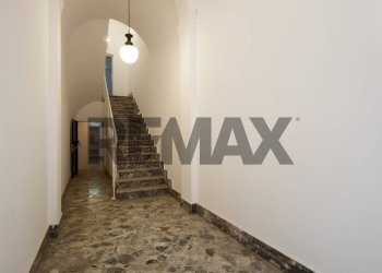 Scale - Independent house Via Faenza
 
97, Triggiano - photo 2