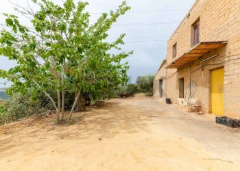 Casa all\'aperto - Rustico sp 34 bongiovanni cda vaccarizzo
snc, Caltagirone - foto 1