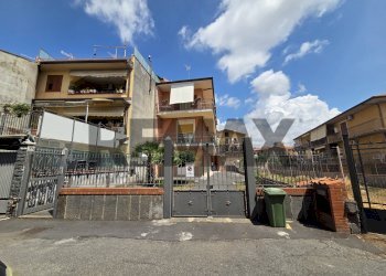 Edificio all\'aperto - Three-room apartment Vicolo Cardillo
 
5, San Pietro Clarenza - photo 2