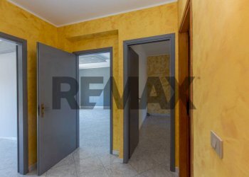 Hall / corridoio - Apartment Via Passopomo
 
97, Santa Venerina - photo 13
