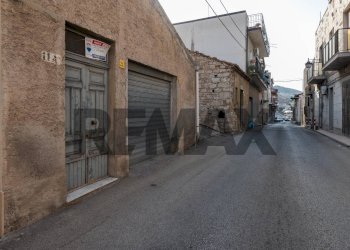 Edificio all\'aperto - Independent house Via Giuseppe Garibaldi
 
21, Castel di Iudica - photo 16