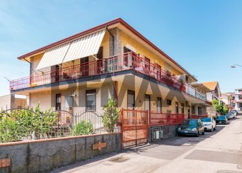 Edificio all\'aperto - Appartamento Via Salvatore d'Acquisto
 
49, Nicolosi - foto 2