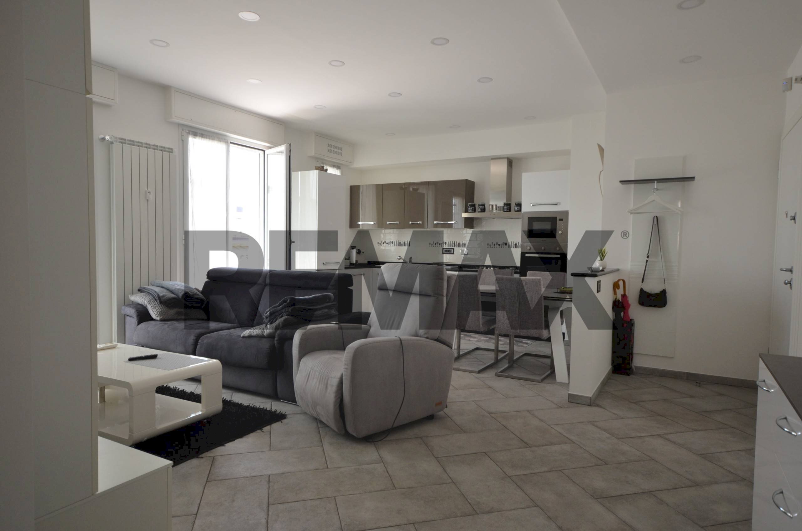 Sala da pranzo - Two-room apartment via Cadorna
22, Savona - photo 3