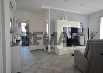 Soggiorno - Two-room apartment via Cadorna
 
22, Savona - photo 1