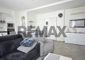 Soggiorno - Two-room apartment via Cadorna
 
22, Savona - photo 9