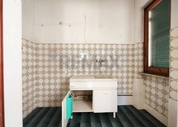 Bagno - Quadrilocale via XXIV Dicembre
 
7, Altare - foto 13