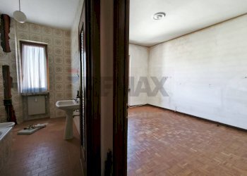 Bagno - Quadrilocale via XXIV Dicembre
 
7, Altare - foto 31
