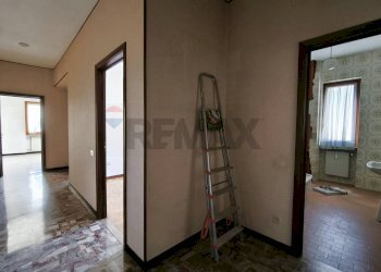 Hall / corridoio - Quadrilocale via XXIV Dicembre
 
7, Altare - foto 38
