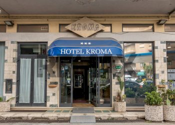 Edificio all\'aperto - Hotel Via gabriele dannunzio
54, Ragusa - photo 2
