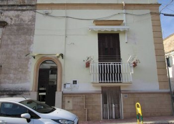 Facciata - Casa indipendente Statte - foto 2