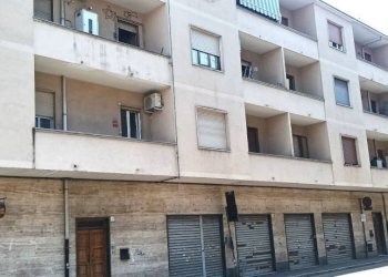 Facciata - Three-room apartment via Castellazzo, 25, Orbassano - photo 1