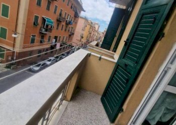 Balcone - Bilocale via Donghi, 24, Genova (zona Marassi) - foto 5