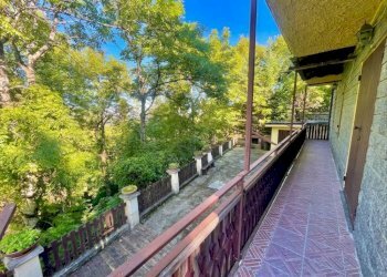 Balcone - Villa Frazione Salogni, Fabbrica Curone - foto 9