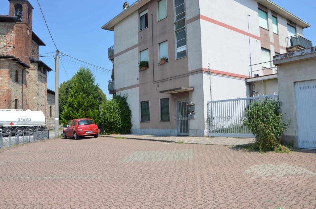 Posto macchina - Negozio via Giuseppe Giusti, 47, Somma Lombardo - foto 1