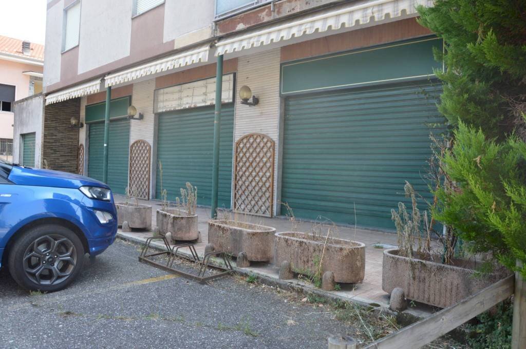 Facciata - Shop via Giuseppe Giusti, 47, Somma Lombardo - photo 1
