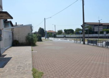 Posto macchina - Negozio via Giuseppe Giusti, 47, Somma Lombardo - foto 22