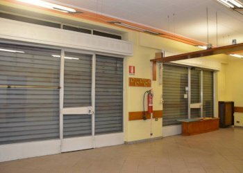 Interno non residenziale - Negozio via Giuseppe Giusti, 47, Somma Lombardo - foto 4
