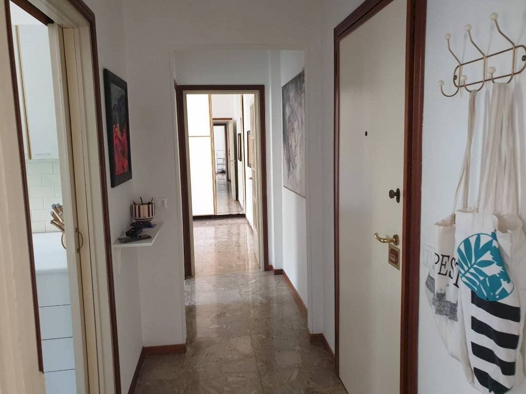 Corridoio - Three-room apartment via Eugenio Curiel, 5, Parma (neighborhood Cittadella) - photo 2