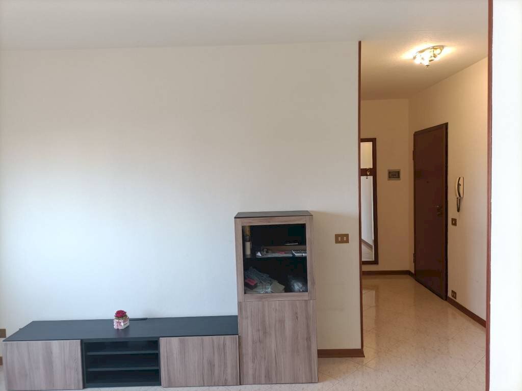 Salone - Three-room apartment piazza Aldo Palazzeschi, Parma - photo 3