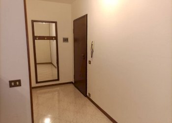 Corridoio - Three-room apartment piazza Aldo Palazzeschi, Parma - photo 2