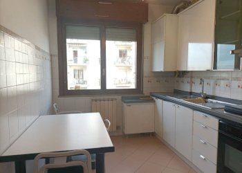 Cucina - Three-room apartment piazza Aldo Palazzeschi, Parma - photo 9
