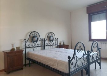 Camera da letto - Three-room apartment piazza Aldo Palazzeschi, Parma - photo 10
