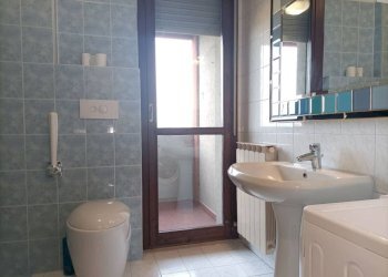Bagno - Three-room apartment piazza Aldo Palazzeschi, Parma - photo 13