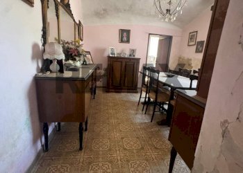 Sala da pranzo - Semi-detached house Strada Ai Patini
 
15, Cassino - photo 7