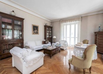 Salone - Appartamento corso Francia, 54, Torino (zona San Donato) - foto 7