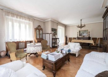 Salone - Appartamento corso Francia, 54, Torino (zona San Donato) - foto 9