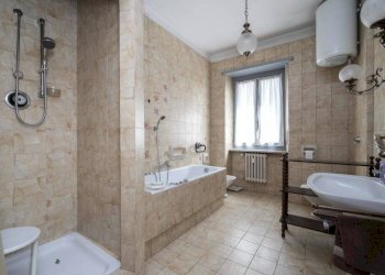 Bagno - Appartamento corso Francia, 54, Torino (zona San Donato) - foto 25