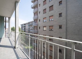 Balcone - Appartamento corso Francia, 54, Torino (zona San Donato) - foto 27