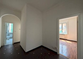 Disimpegno - Trilocale via Pasquale Berghini, Genova (zona Marassi) - foto 8