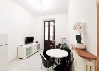 Salone - Two-room apartment via Alba, 3, Torino (neighborhood Lingotto) - photo 7