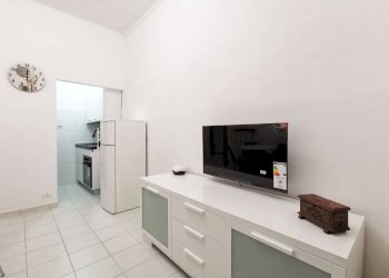 Salone - Two-room apartment via Alba, 3, Torino (neighborhood Lingotto) - photo 9