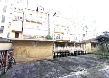 Cortile interno - Two-room apartment via Alba, 3, Torino (neighborhood Lingotto) - photo 20