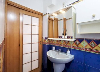 Bagno - Two-room apartment via Alba, 3, Torino (neighborhood Lingotto) - photo 39
